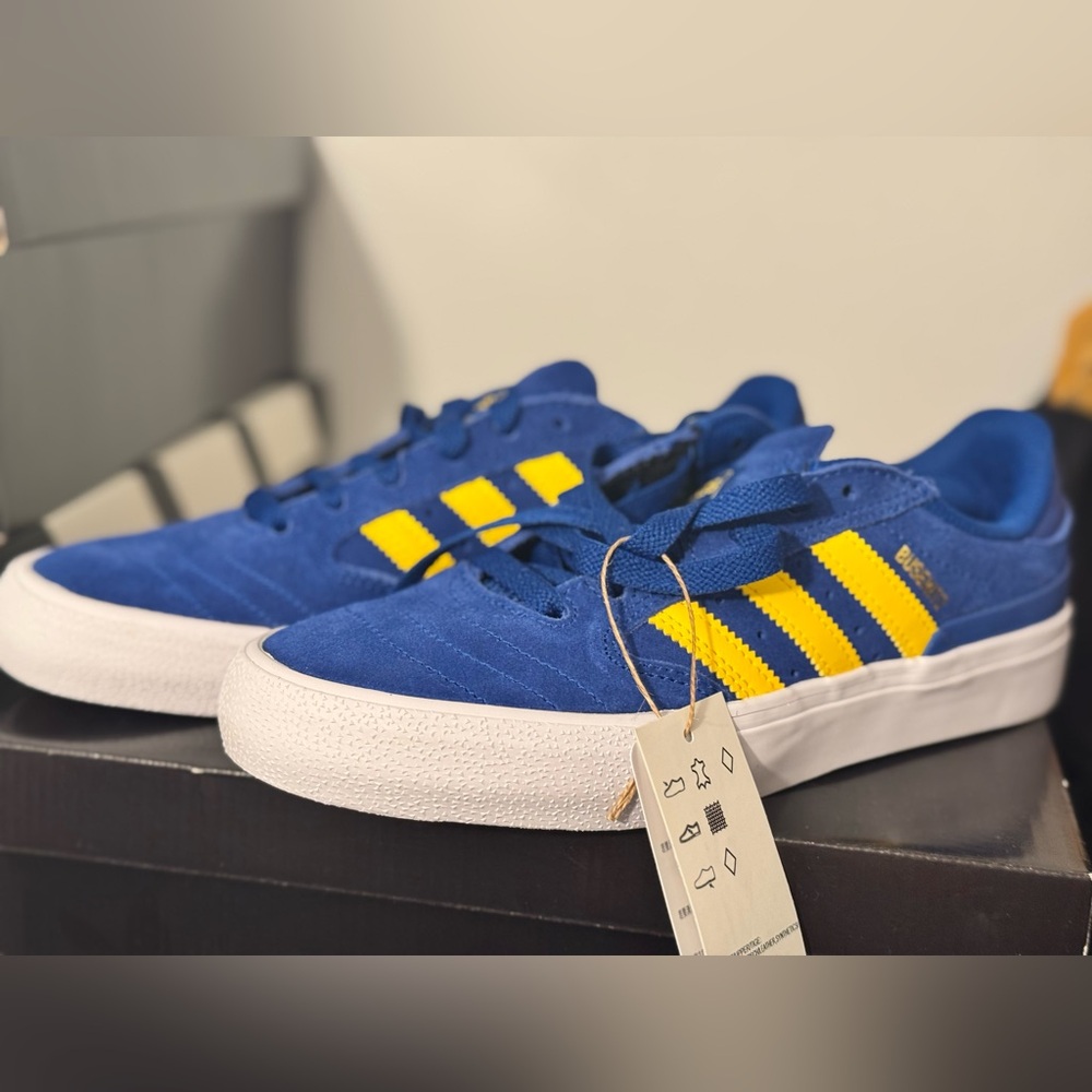 Adidas Busenitz Vulc II in krispy blue and yellow